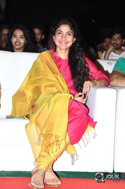 Sai-Pallavi-At-Fidaa-Movie-Sambaralu